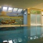 Aux Tanneries De 3*