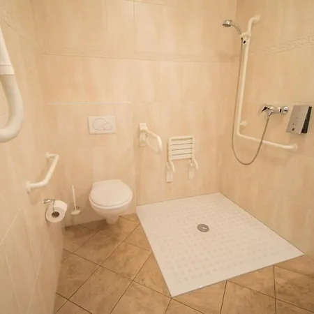 Aux Tanneries De 3*