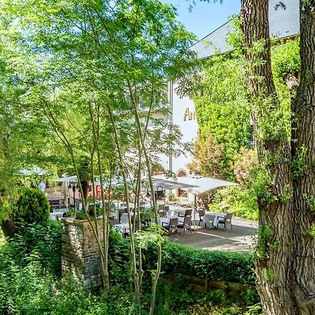 Aux Tanneries De 3*