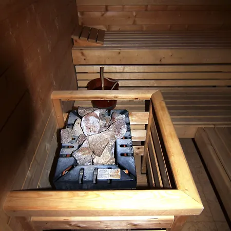 Aux Tanneries De 호텔 3*